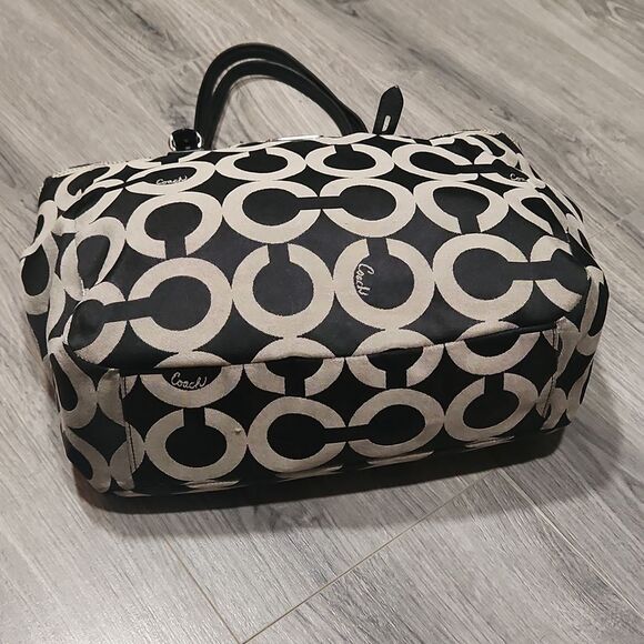 Coach Signature BLK/GRY Madison Tote - Picture 4 of 12